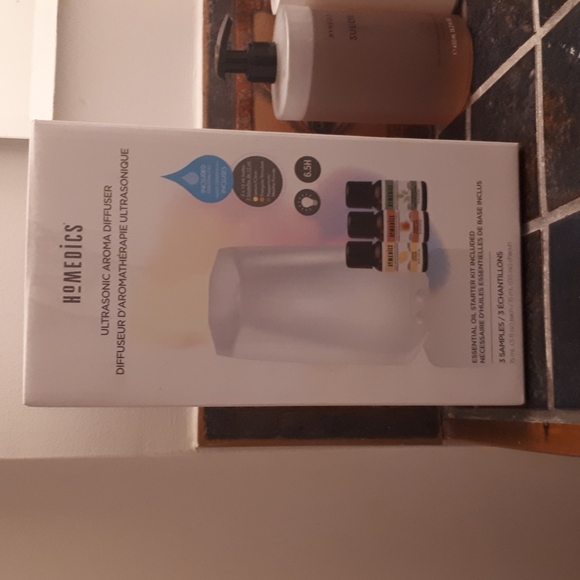 NWT- Essential Oil Diffuser - Picture 2 of 3